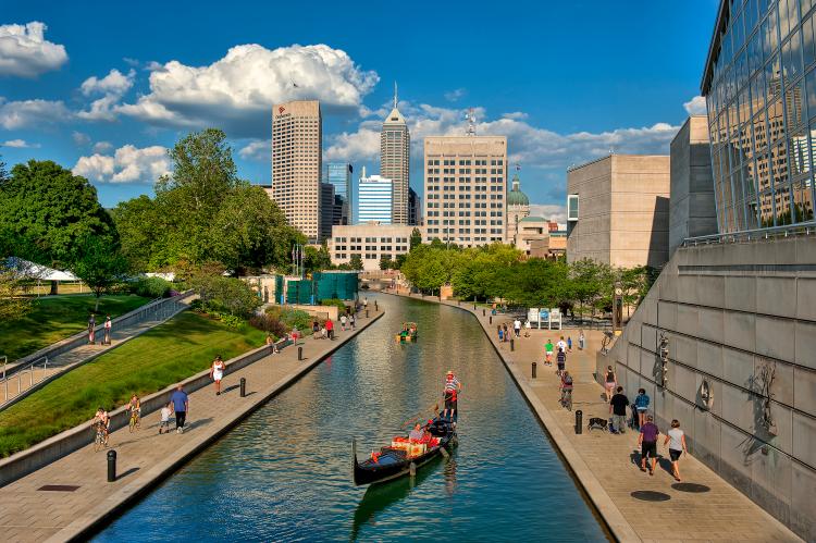 White River State Park in downtown Indianapolis includes the Central Canal.