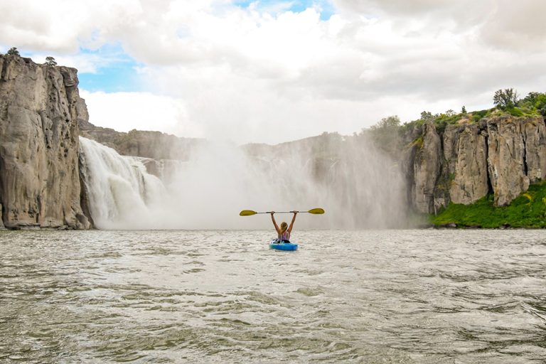 Visitors are drawn to Southern Idaho’s stunning waterfalls |Shoshone Falls - Visitors Are Drawn to Southern Idaho’s Stunning Waterfalls