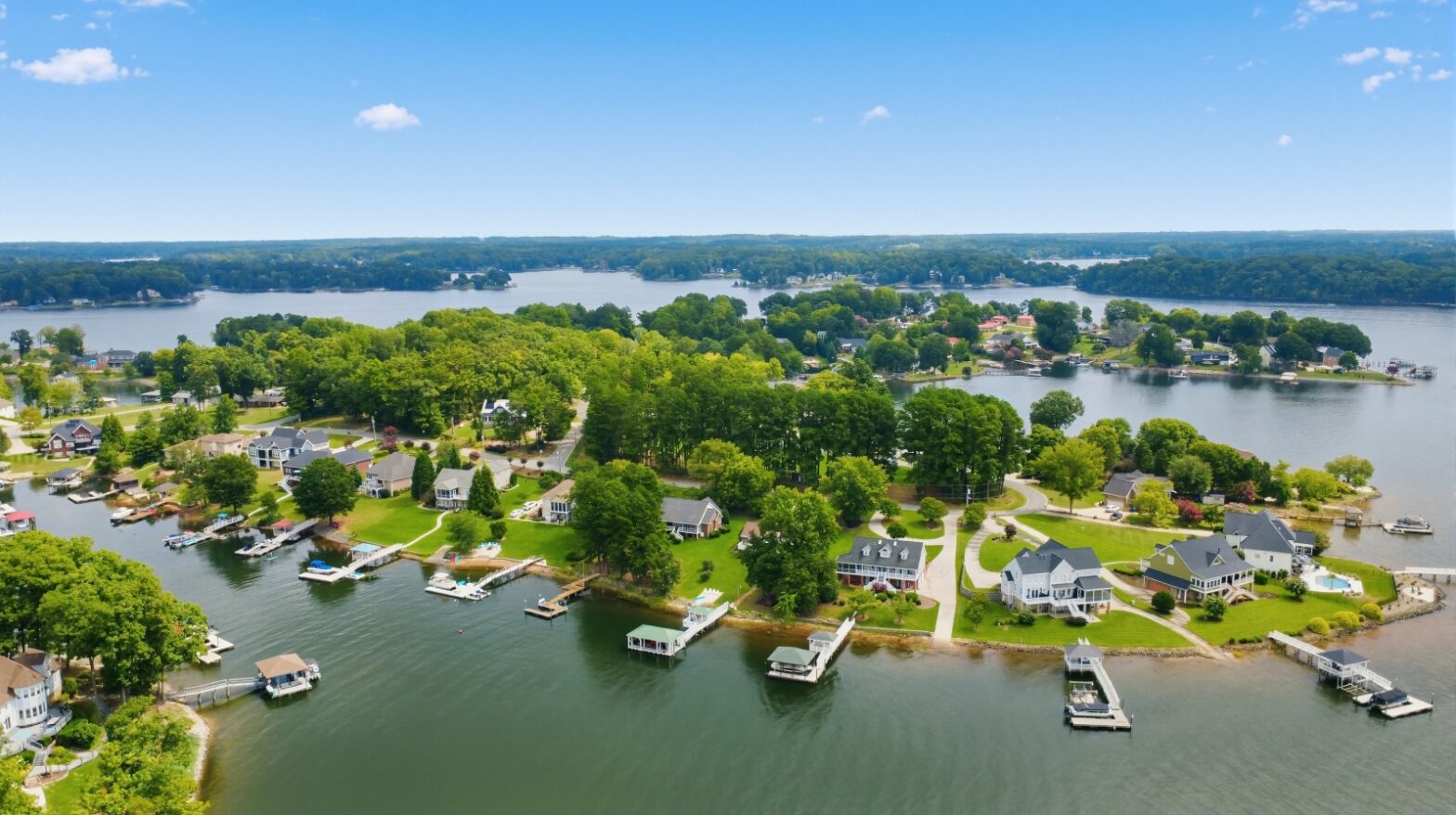 Aerial view of Lake Norman Island Point community