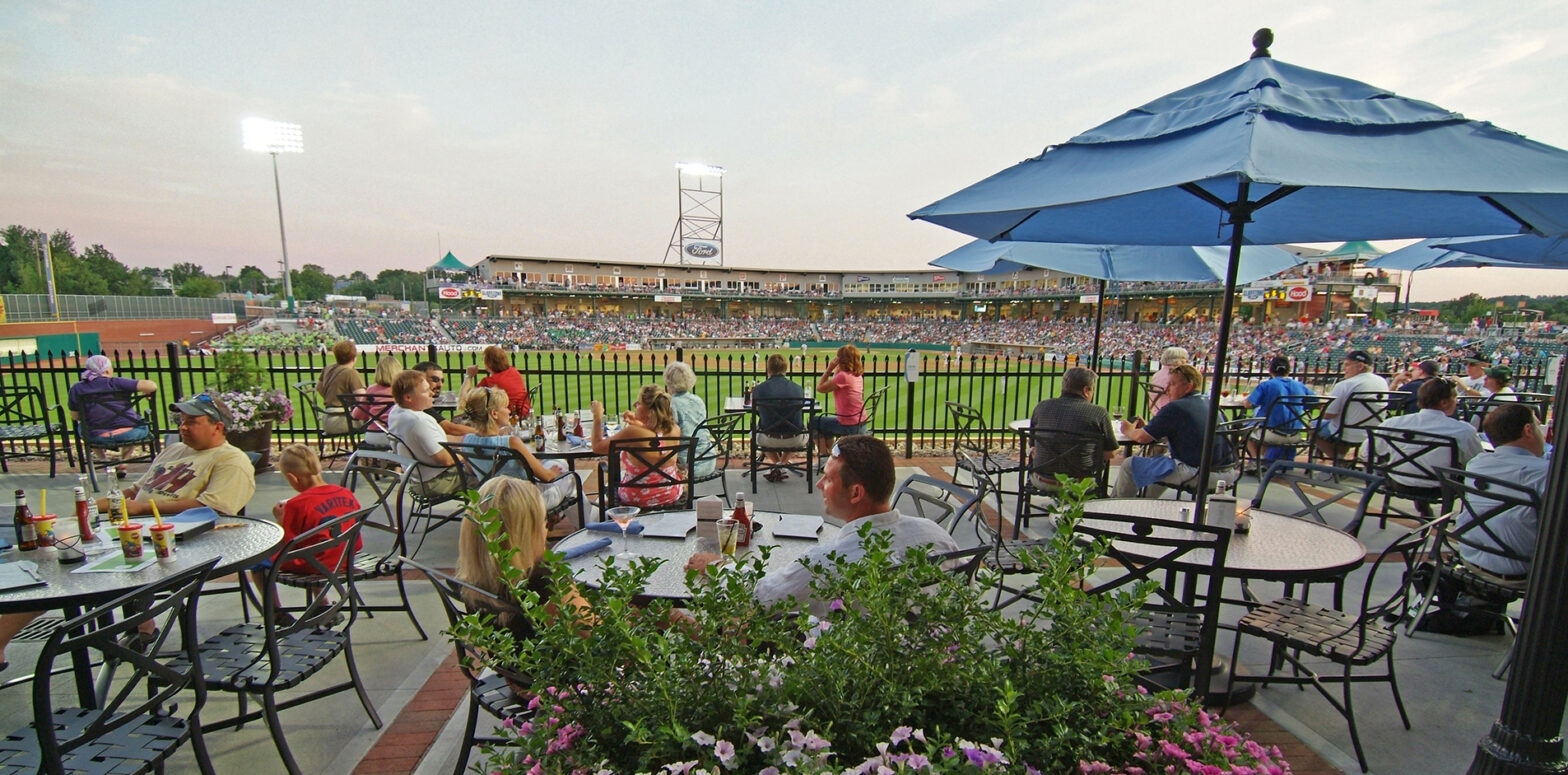 Catch the game or maybe a flyball from the Patio at the Hilton Garden Inn. An all-new and endlessly enjoyable way to spend an evening, right here in the heart of the Queen City. Boasting the best view in town from our spot overlooking the Fisher Cats ballpark, The Patio is worth a drive from anywhere