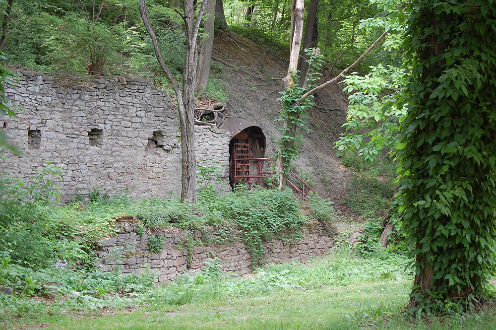 Exterior of the Lockport Cave Tour in Lockport NY