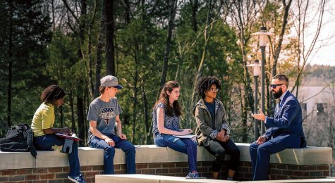 Students enjoy an outdoor class on the Williamson Campus of Columbia State Community College