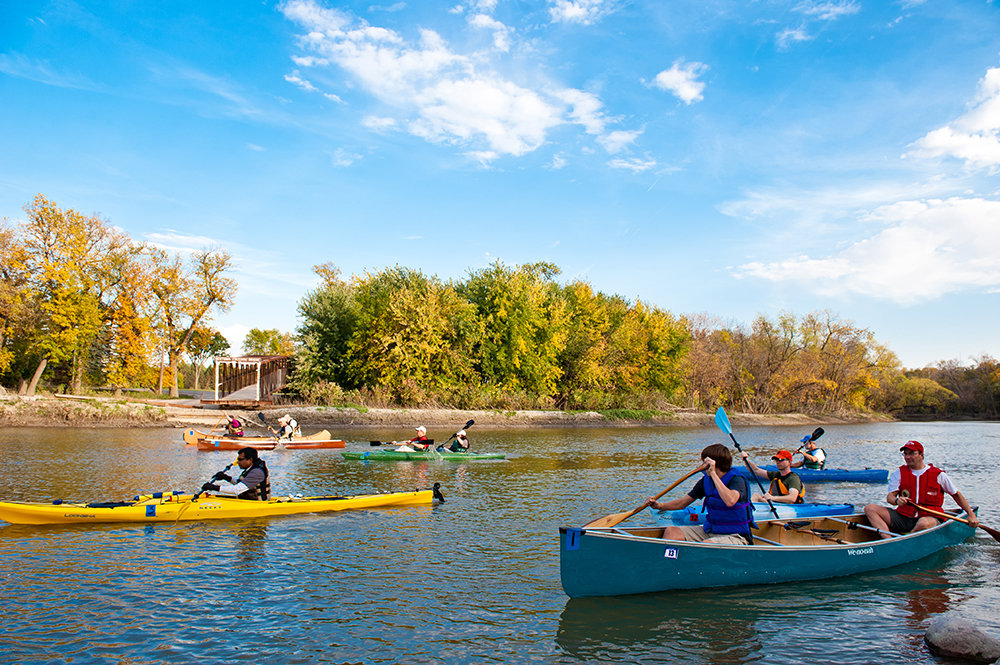Kayaking and canoeing on the Red River at Fargo-Moorhead. Credit North Dakota Tourism
