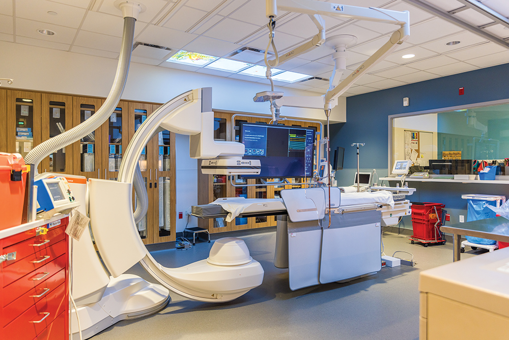 Having an outpatient cardiac cath lab means that patients can get a diagnostic cath that visualizes the arteries without a hospital visit or overnight stay. The clinic is located in the Northern Kentucky region.