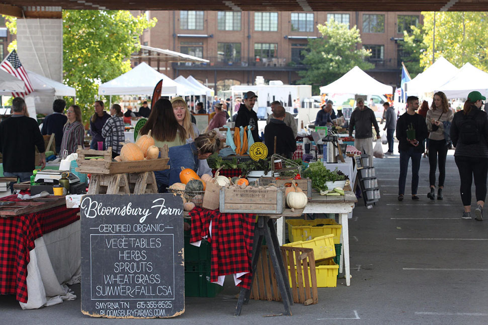 The farmers market in historic downtown Franklin, TN, is a popular draw on Saturdays. You'll also find boutiques, wine and juice bars, tap rooms, restaurants, a distillery and more.