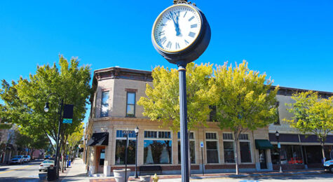 Downtown Lee's Summit, MO, blends revitalized historic buildings, murals and sculptures and unique stores, cafes and restaurants.