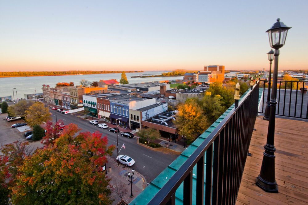 An image overlooking the Paducah, Kentucky Riverfront of the Ohio River.