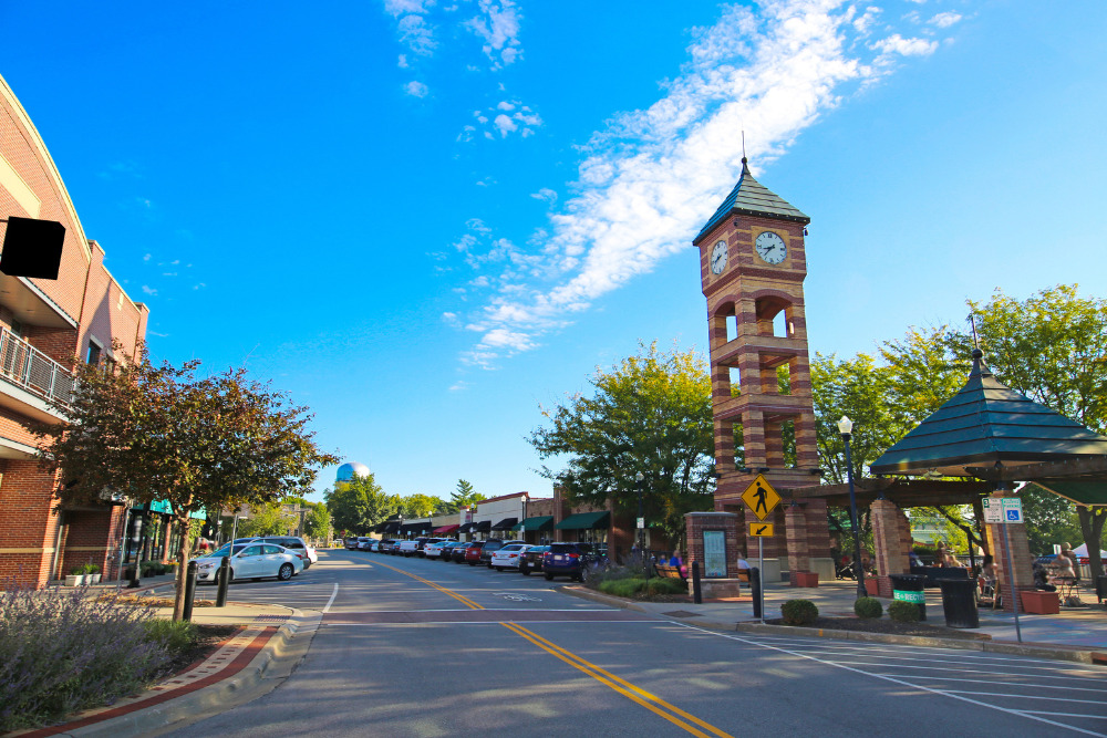 An image of the clock tower in Overland Park, Kansas. Overland Park is a best place to live in Kansas.