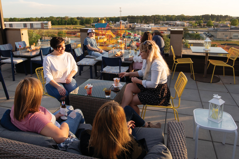Gracie’s: A Rooftop Bar