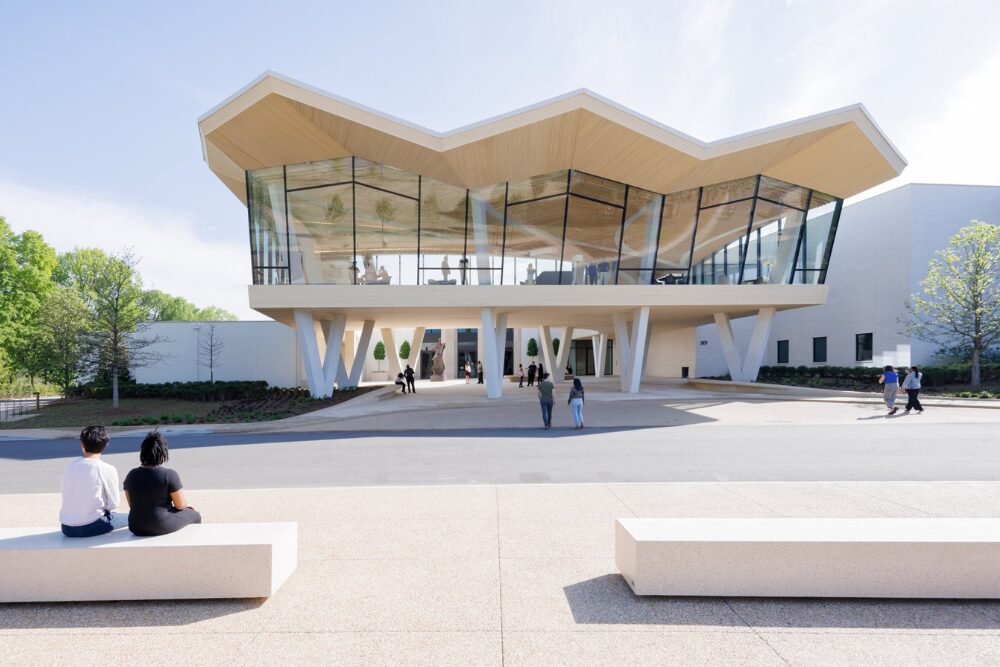 An exterior view of the Arkansas Museum of Fine Arts, one of many things to do in Little Rock AR.