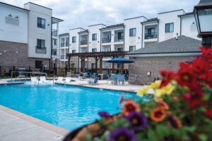 Photo of the pool and exterior at Main Street Lofts in Oak Ridge, TN.