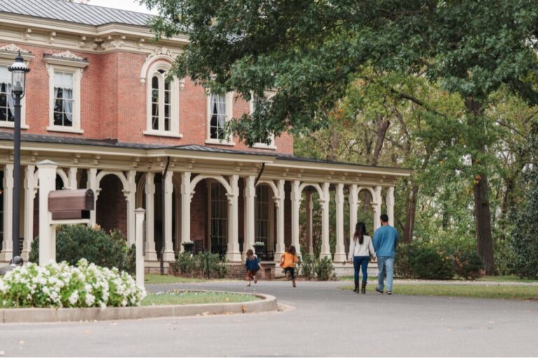 Oaklands Mansion in Rutherford County, TN