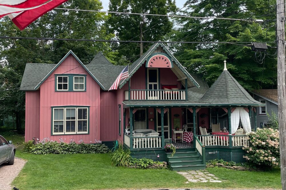 Spending time at Thousand Islands Park is a popular thing to do in Thousand Islands.