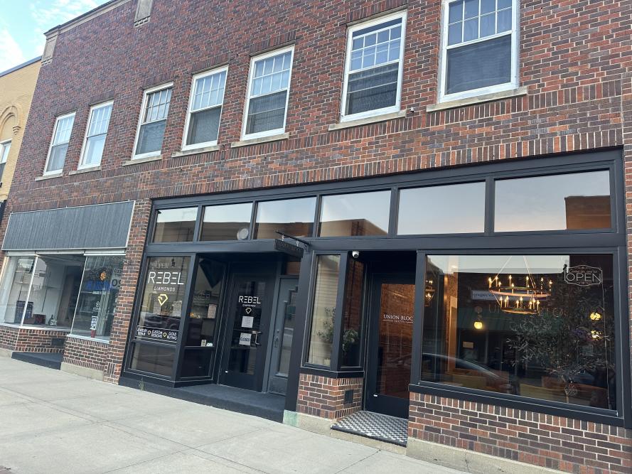Union Block Suites in New Hampton exterior