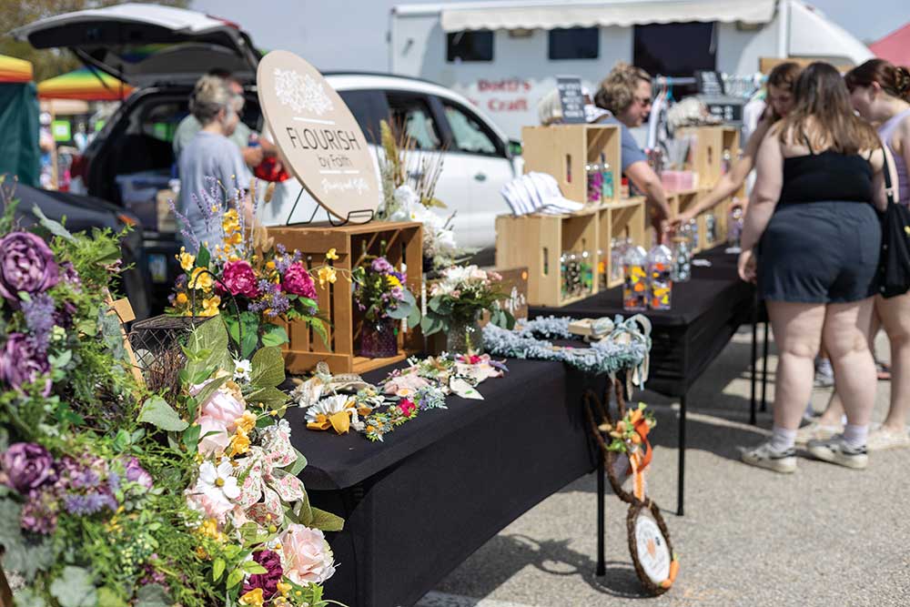 A suburb of Cedar Rapids, Hiawatha boasts a small but mighty population of 7,200. Residents can enjoy a variety of community amenities, like a farmers market.