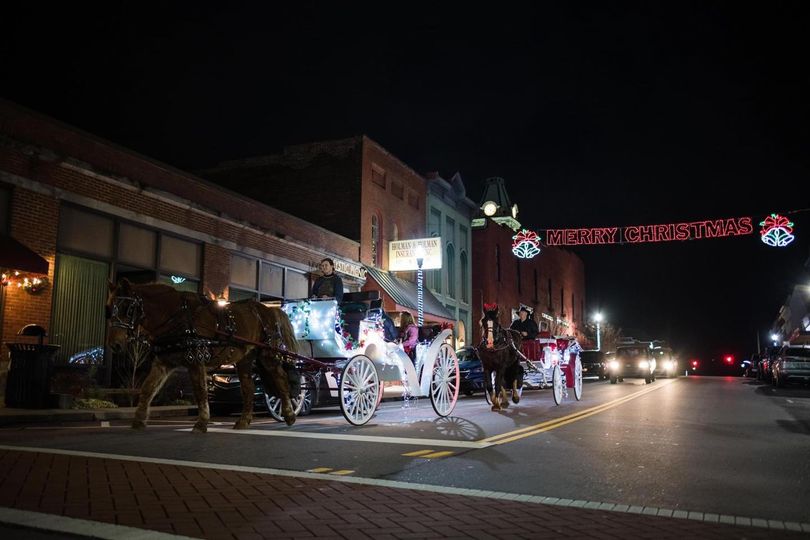 Horse-drawn carriage rides in downtown Springfield, TN