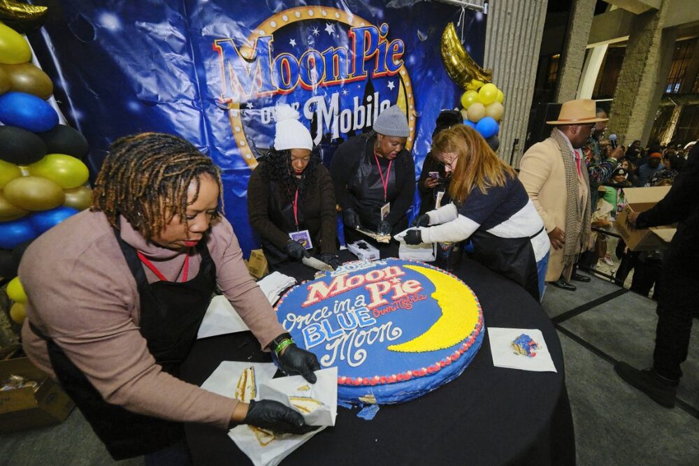 The New Year's Eve ball drop in Mobile, AL, features a 600-pound MoonPie.