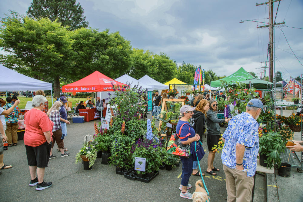 The Gresham Farmers' Market on the Gresham Arts Plaza is just one of many perks of living in Gresham, OR.