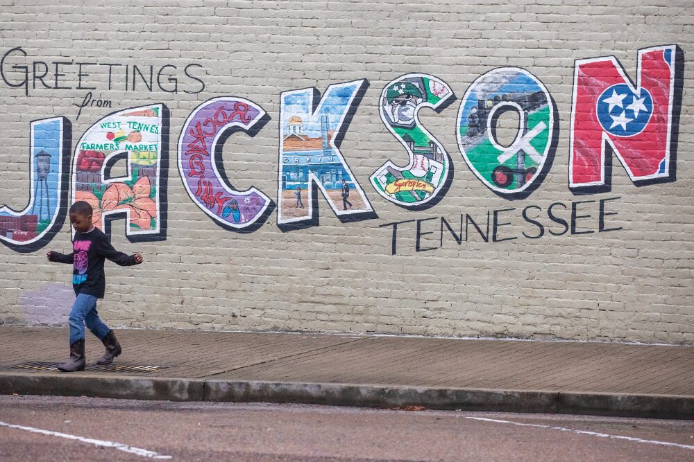A colorful mural welcomes visitors to downtown Jackson, Tennessee.