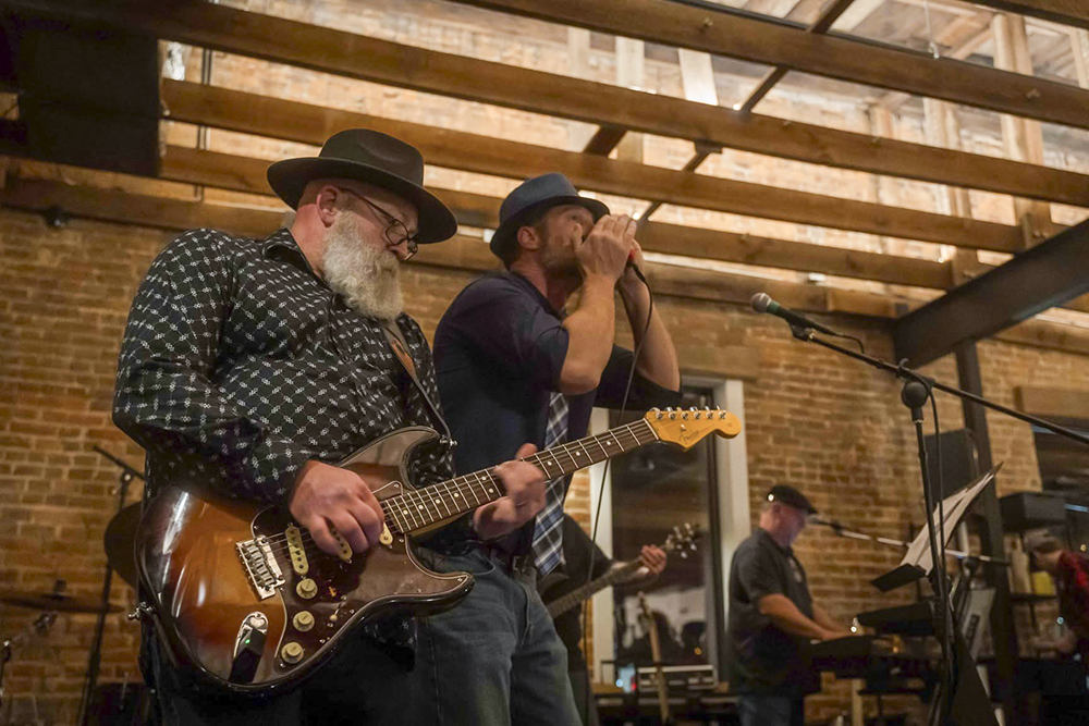 Live music at Rapp's Barren Brewing Co. in Mountain Home, AR.