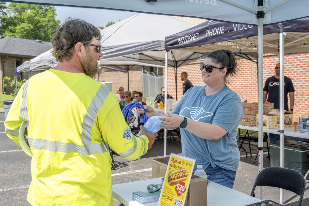 A Cumberland Connect employee greets a member during this year’s Member Appreciation Day.