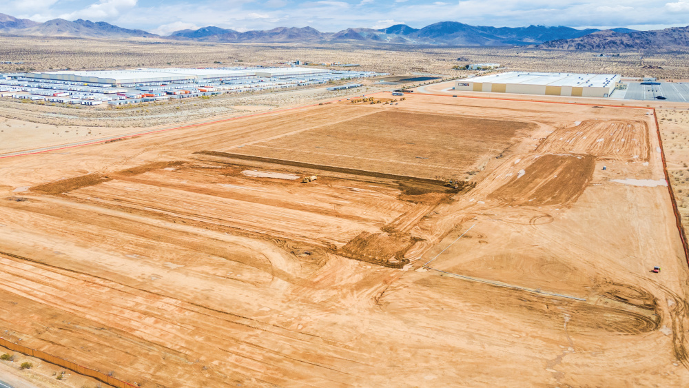 The distribution center in Apple Valley construction