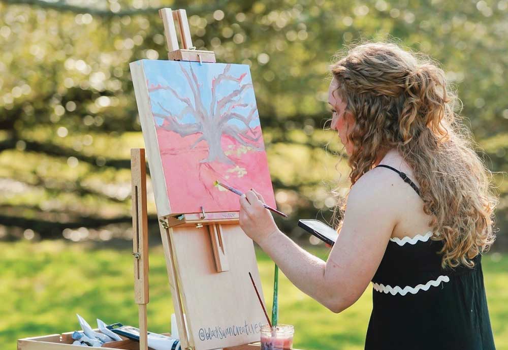 Analee Neeley, now a college student, launched her business in 2017 while in middle school. She originally began by creating bespoke stationery and watercolor commissioned work, which she would sell online and to members of her church.