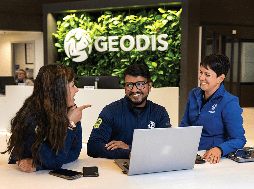 GEODIS workers for article about innovation in Tennessee.