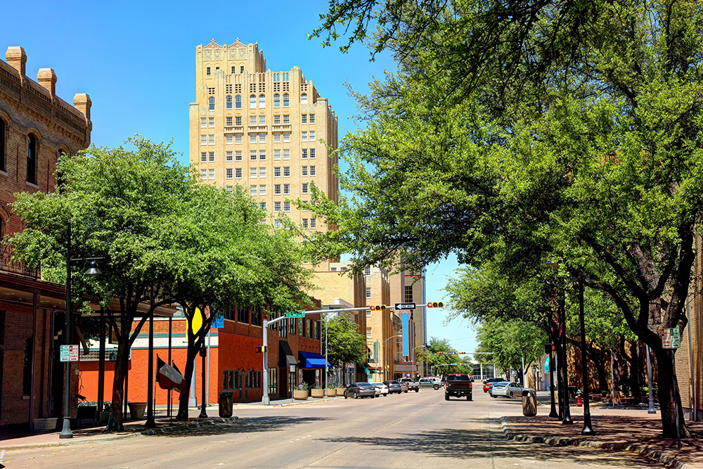 A street view of Abilene, TX.