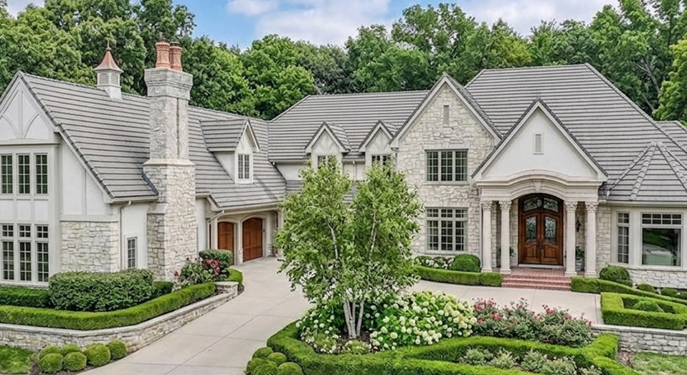 A home for sale in Hallbrook Farms in Leawood, KS