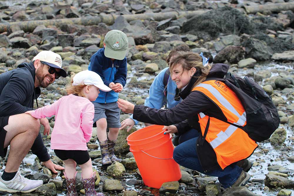 Seacoast Science Center, family at tide pool in Odiorne Point State Park