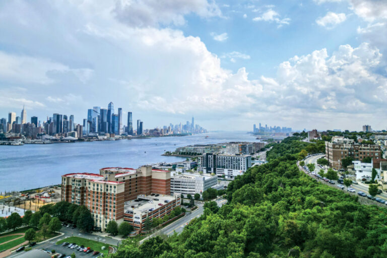 Yuriy TNew york city skyline wide angle panorama view (skyscrapers of midtown and downtown financial center) nyc tourism travel nj west overlook (aerial vista) manhattan architecture