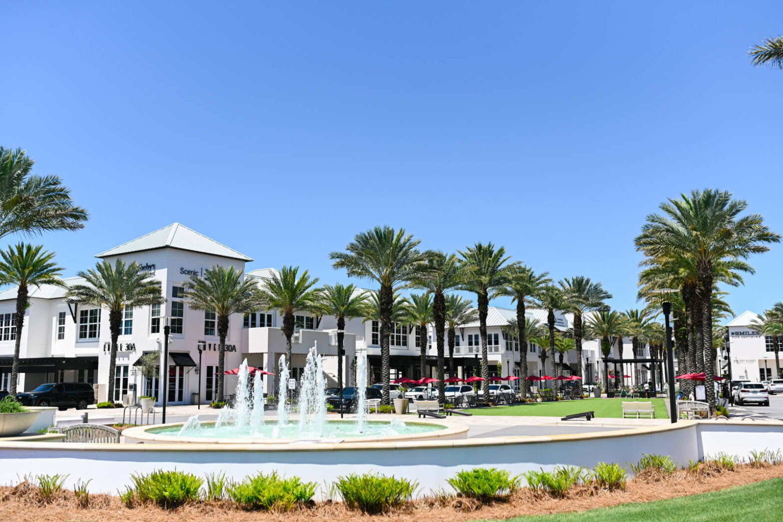 30Avenue shopping at Inlet Beach, FL
