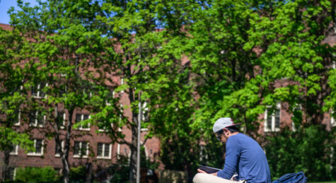 Sudents on the University of Idaho campus in the spring