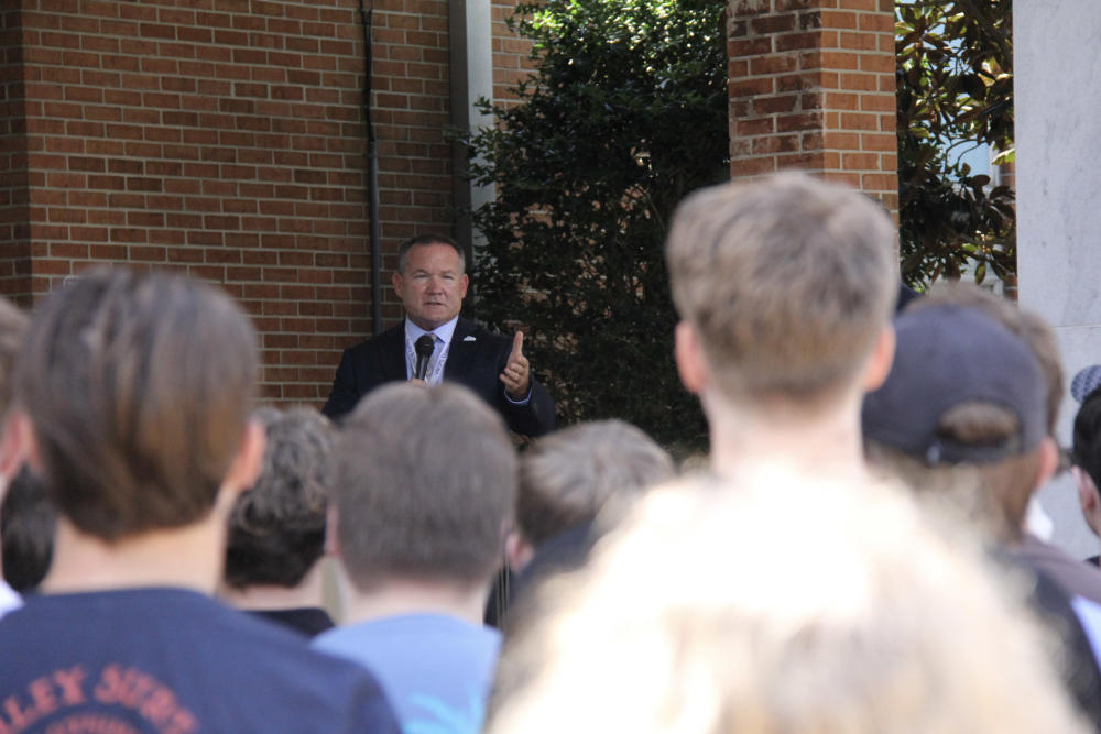 Donald Robertson, Ph.D., superintendent of VBCPS, speaks to students.