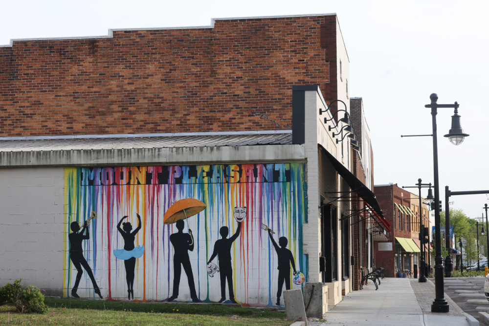Colorful mural in dowtown Mt. Pleasant, Tennessee.