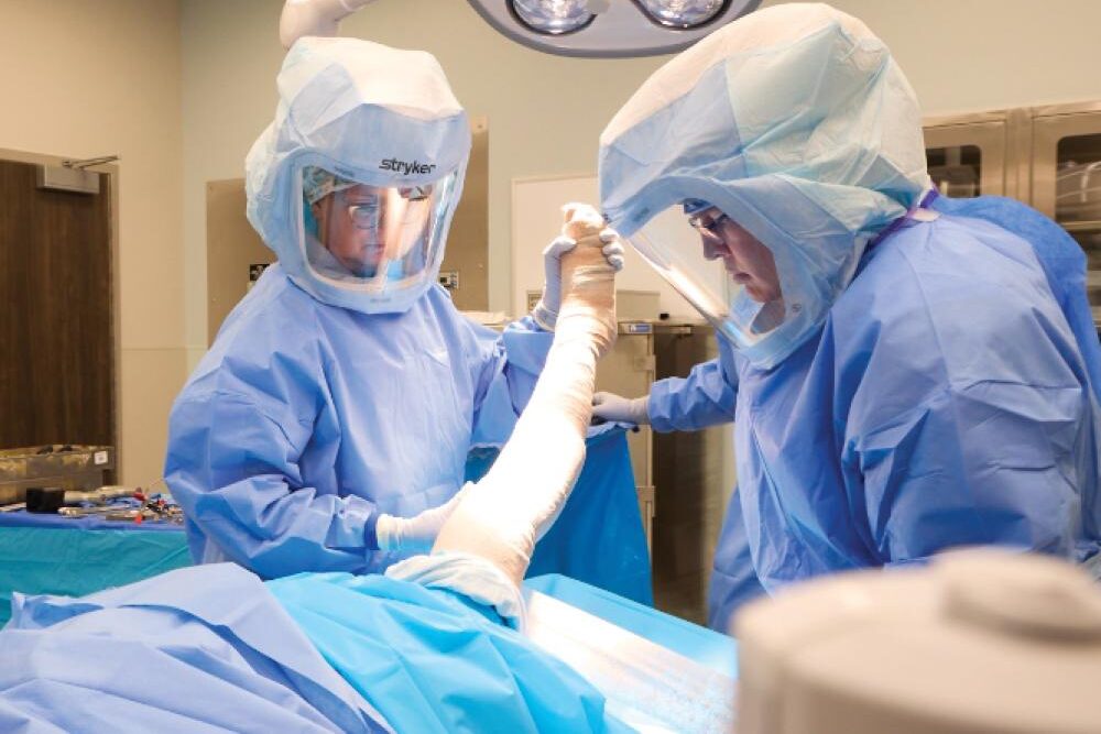 Surgeons operating at Maury Regional
