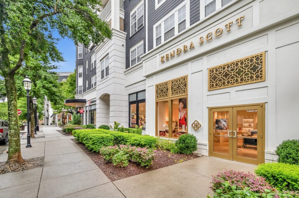 Shops in Birkdale Village include Kendra Scott and lululemon.
