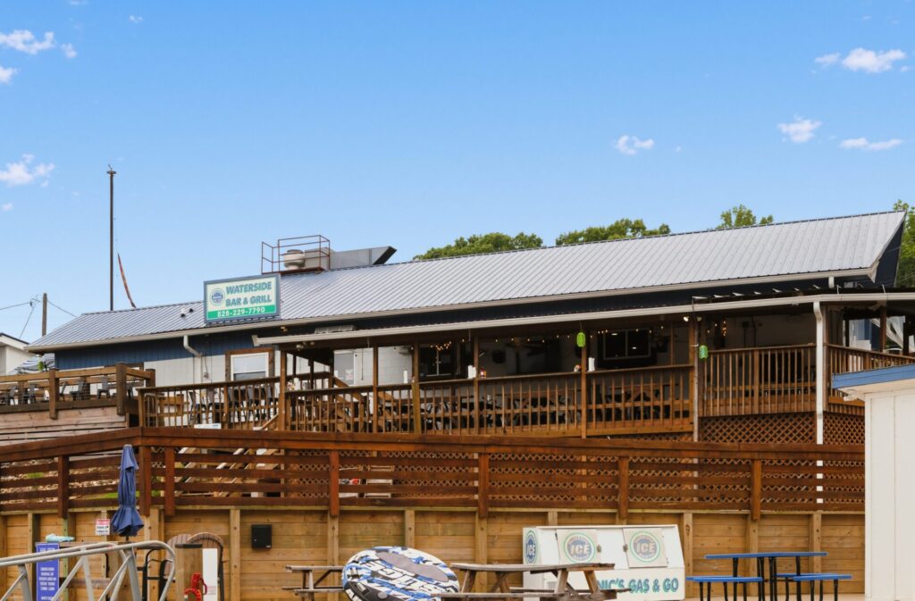 Waterside Bar & Grill in Lake Norman