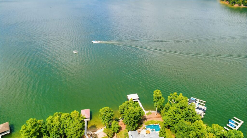 Aerial view of boats near the shoreline at Northview neighborhood in Lake Norman of Catawba
