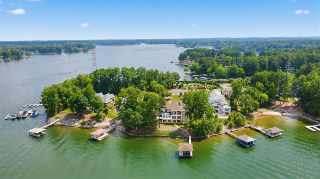 Northview waterfront homes on Lake Norman