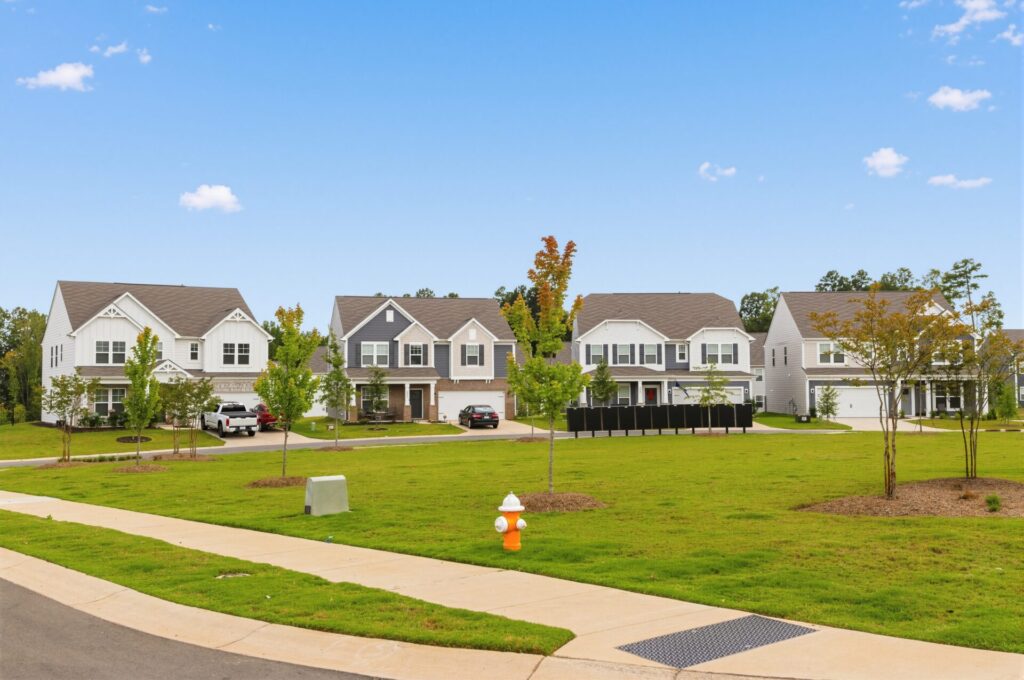Street view of houses in Laurelbrook of Lake Norman of Catawba, NC