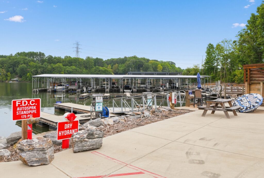 Waterside Bar & Grill at Lake Norman of the Catawba