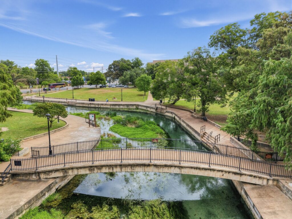 Beautiful walkways from an elevated view an the river at Sewell Park