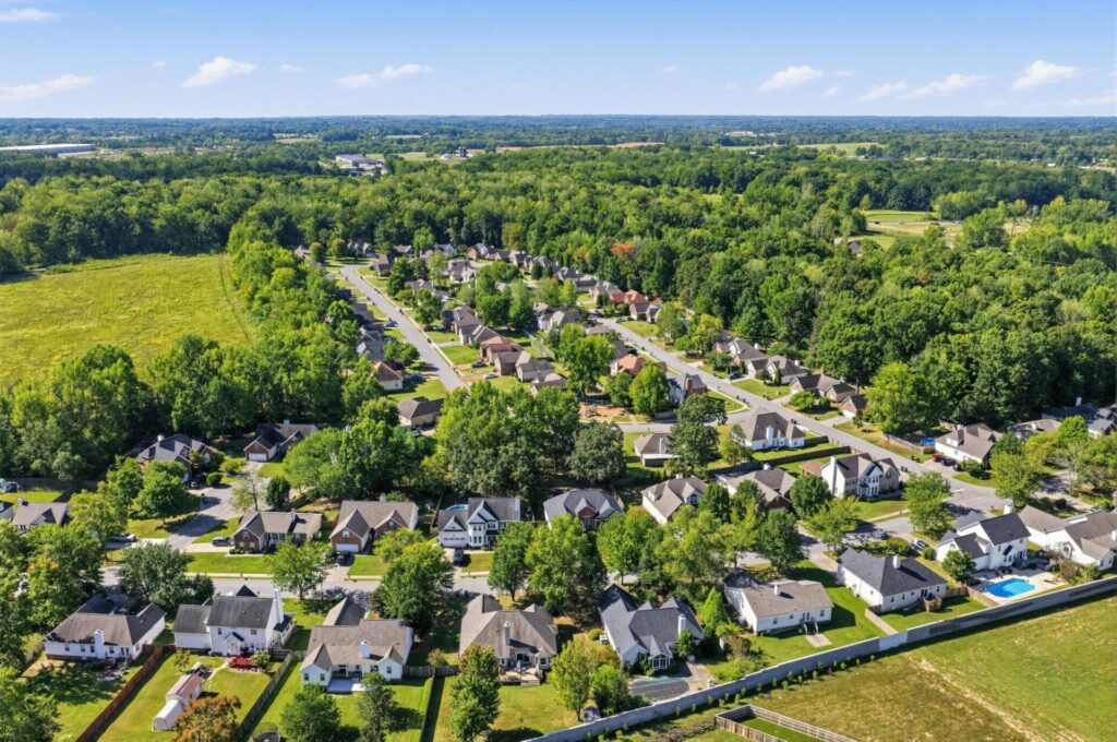 Holly Tree neighborhood in White House, TN ©HomeJab