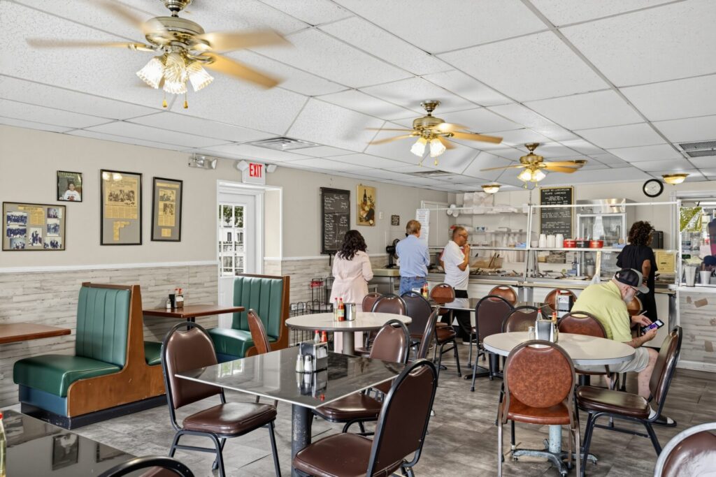 Kleer-Vu Lunchroom is a lunchtime favorite for Murfreesboro residents.